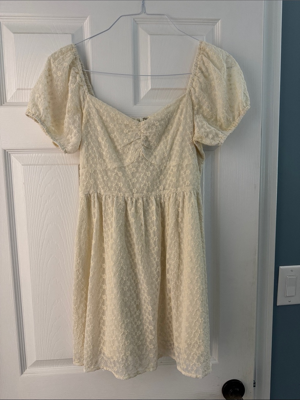 Altar'd State Cream off-white lace puff-sleeve lined mini A-line dress size M